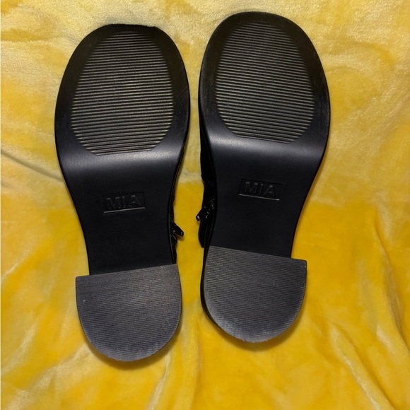 MIA Black Booties - Picture 5 of 5